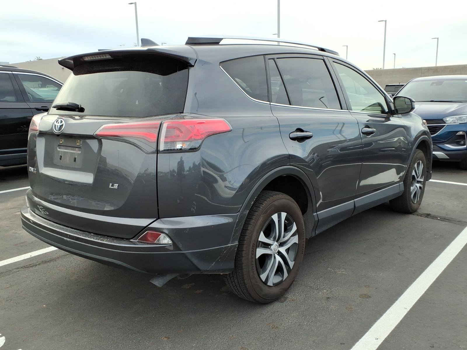 Used 2016 Toyota RAV4 LE FWD image 4