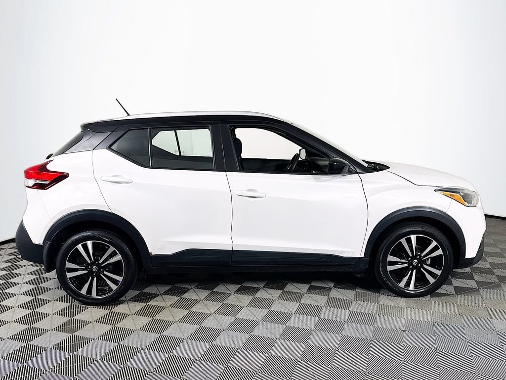 Used 2018 Nissan Kicks SV FWD image 8