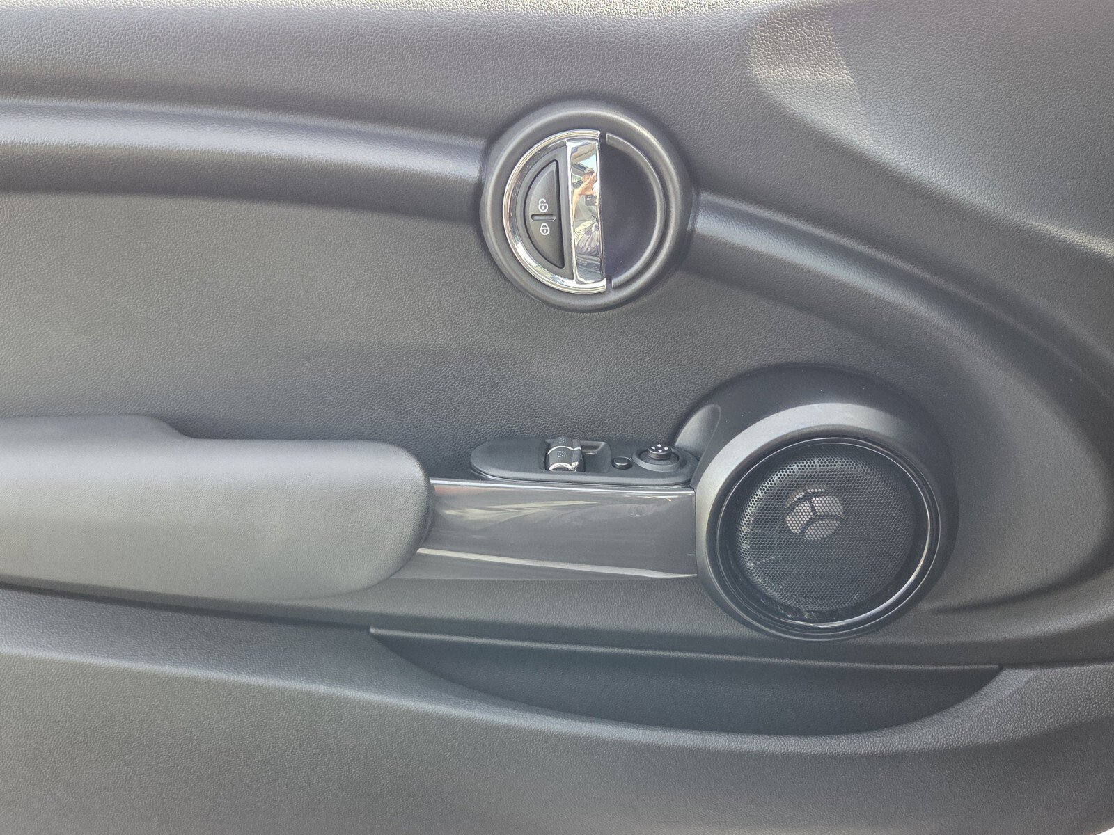 Used 2018 MINI Cooper 2-Door Hardtop FWD image 20