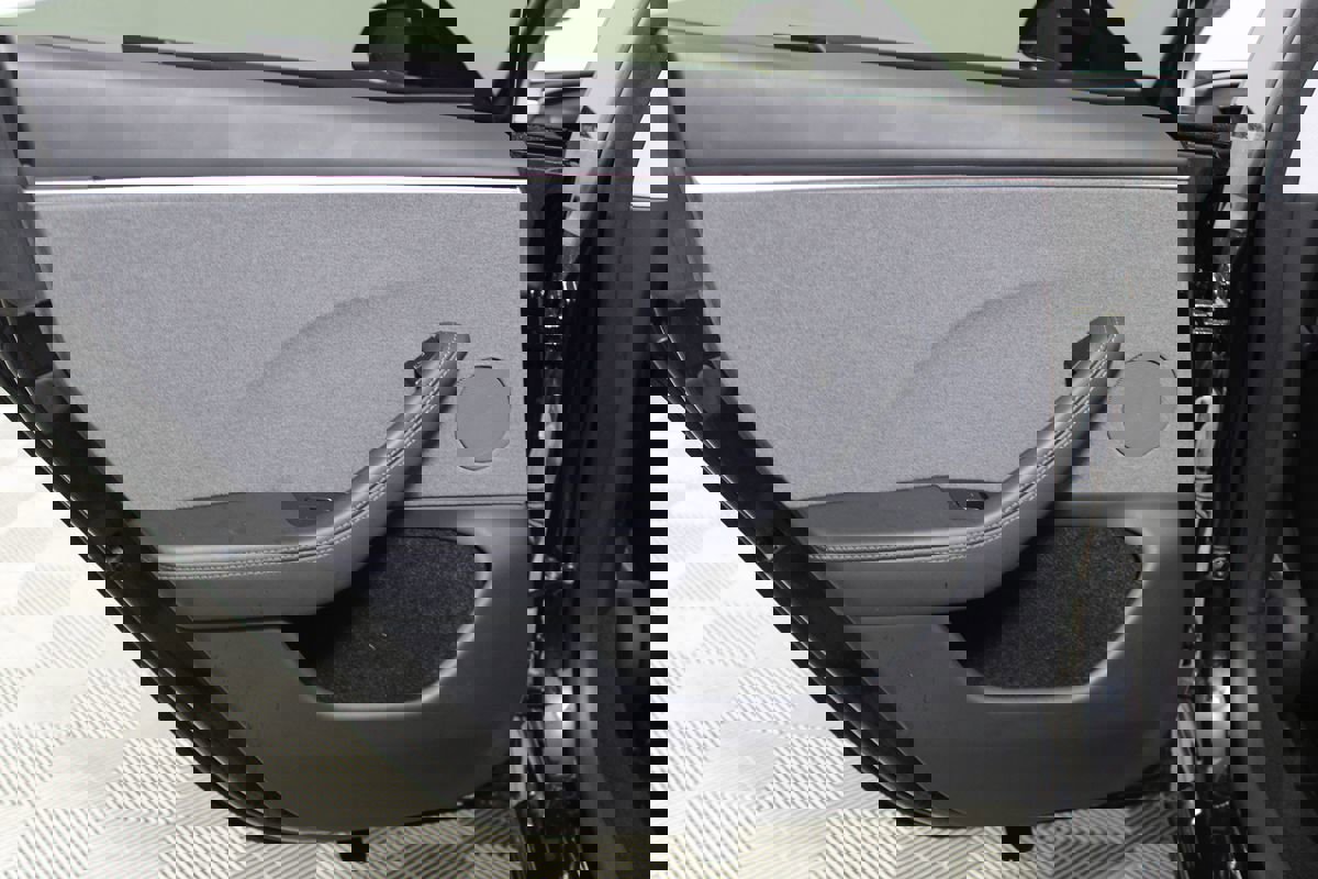 Used 2024 Tesla Model 3 Standard Range image 24