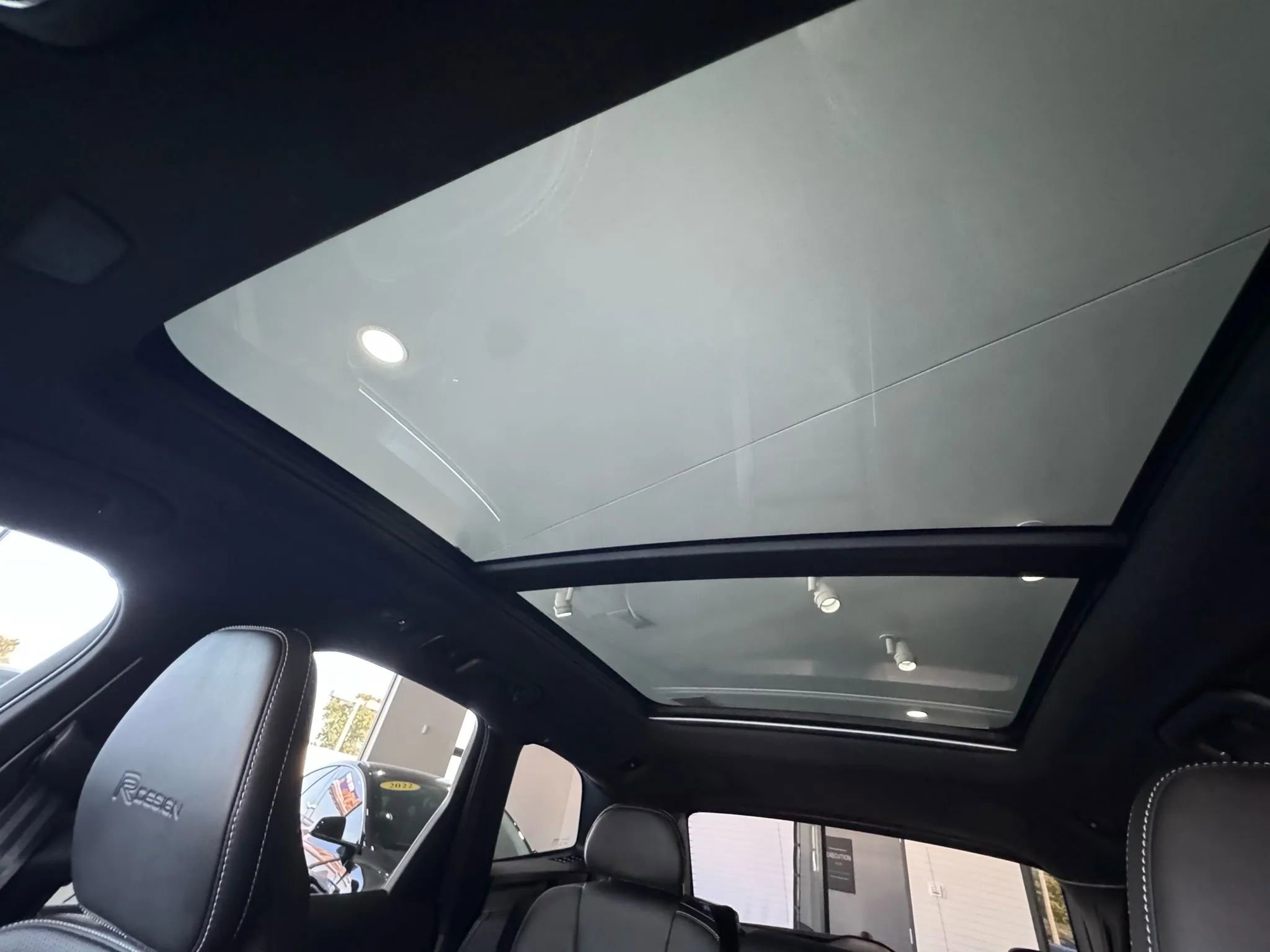 Used 2019 Volvo XC60 T5 R-Design w/ Protection Package Premier image 37