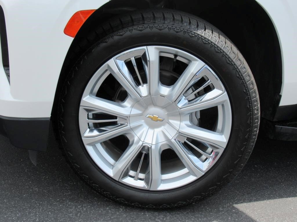 Certified 2022 Chevrolet Suburban High Country image 8