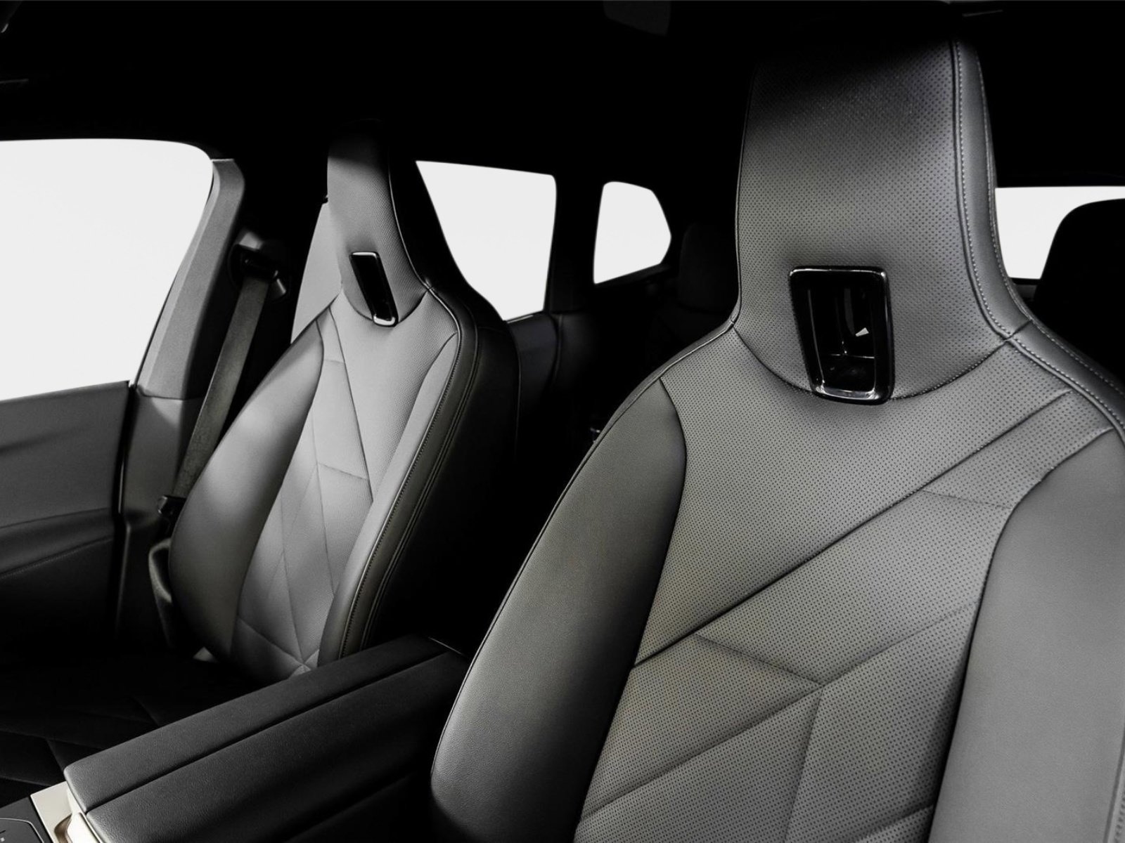 Used 2024 BMW iX M60 image 3