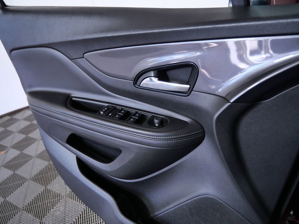 Used 2021 Buick Encore Preferred image 24