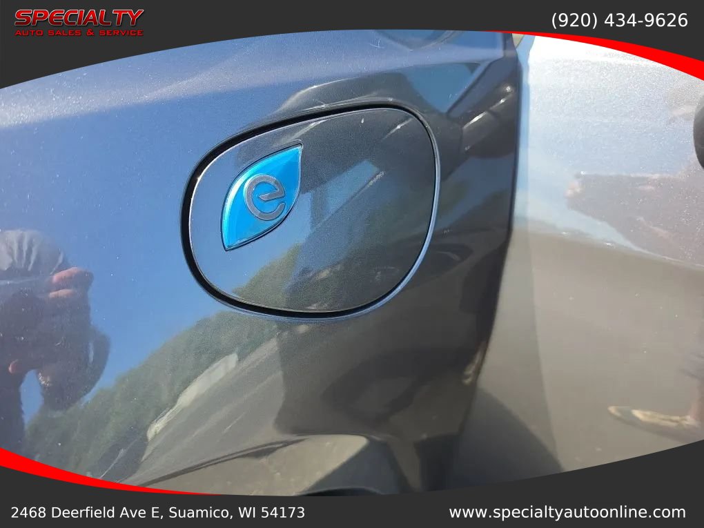 Used 2021 Chrysler Pacifica Touring w/ Cold Weather Group FWD image 38