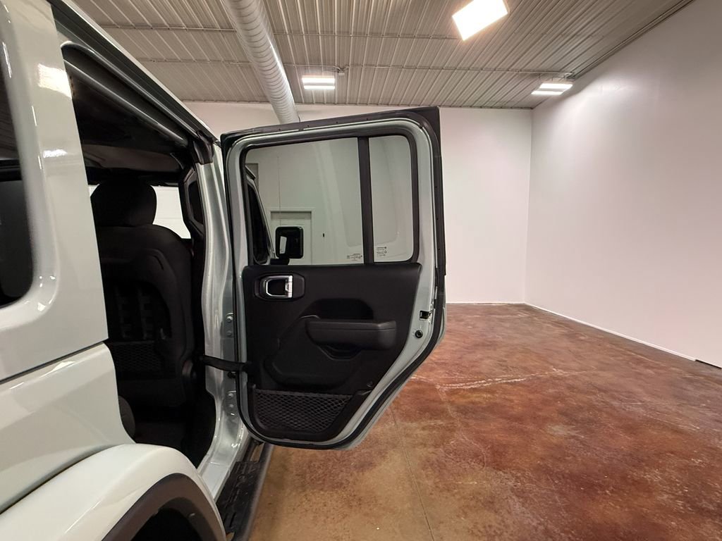 Used 2023 Jeep Wrangler Unlimited Rubicon w/ Cold Weather Group image 64