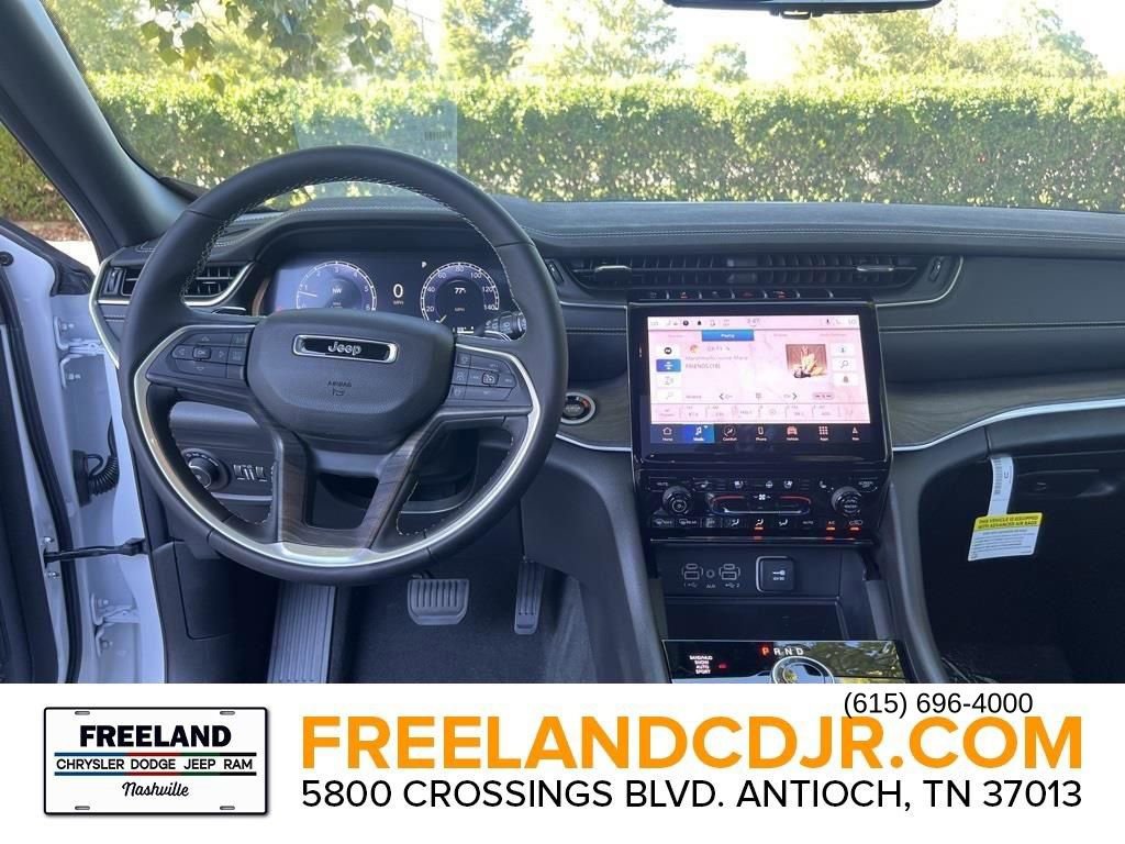 New 2025 Jeep Grand Cherokee Limited w/ Luxury Tech Group II AWD/4WD image 22