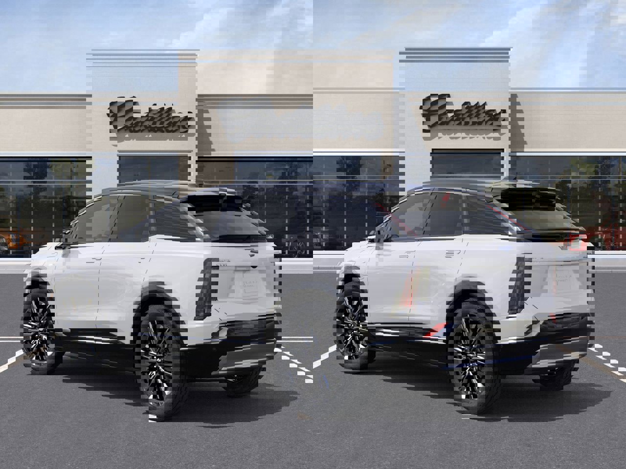 New 2025 Cadillac Optiq Luxury 2 w/ LPO, Floor Liner Package image 4