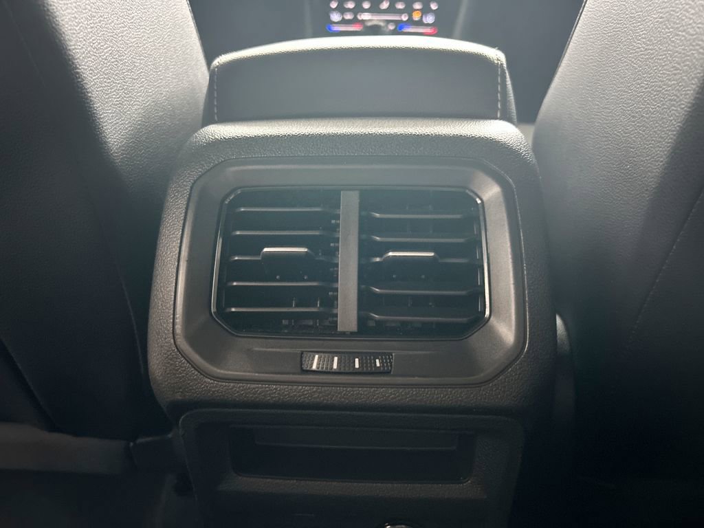 Certified 2024 Volkswagen Tiguan SE R-Line image 39