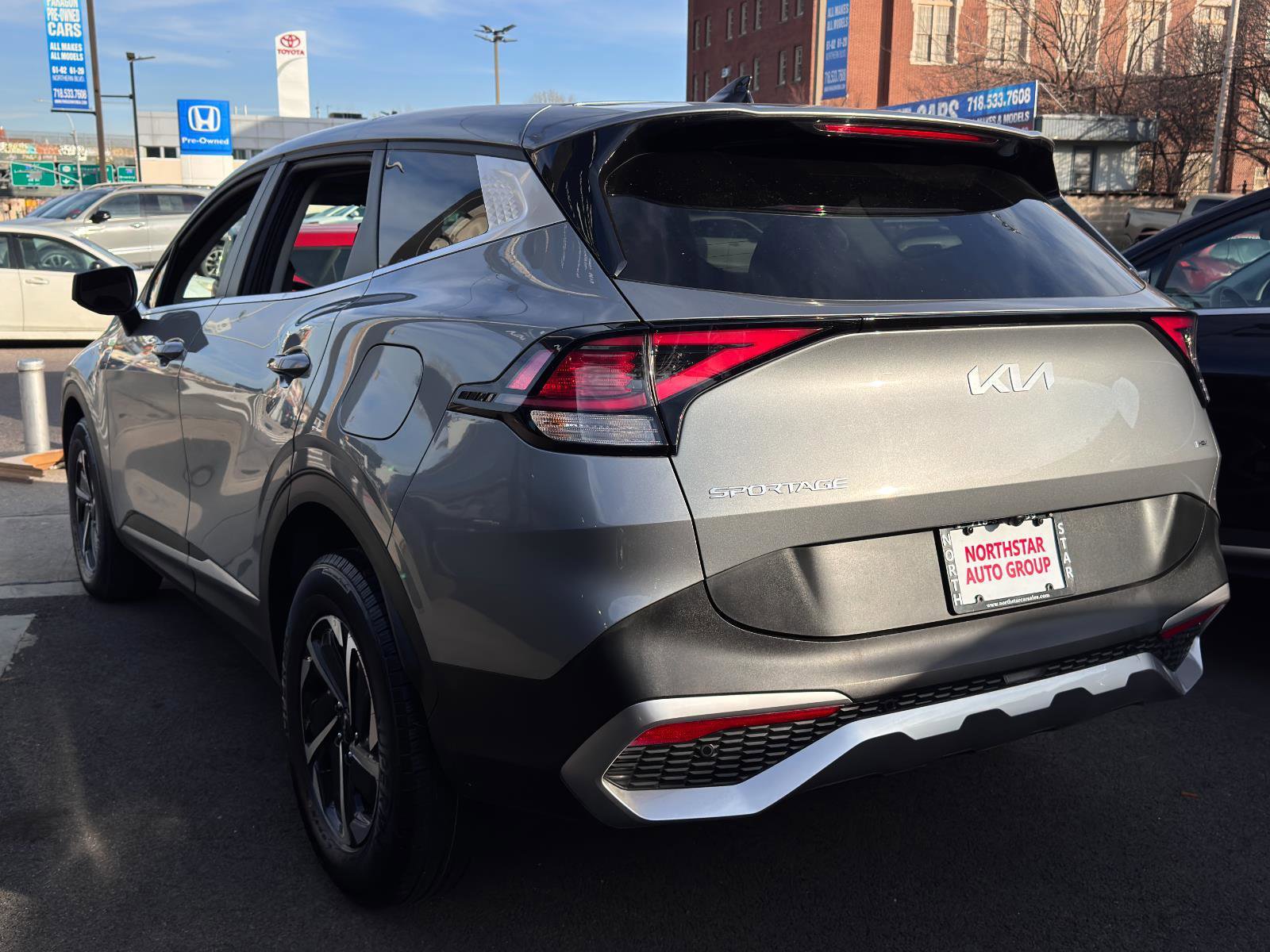 Used 2023 Kia Sportage LX image 6