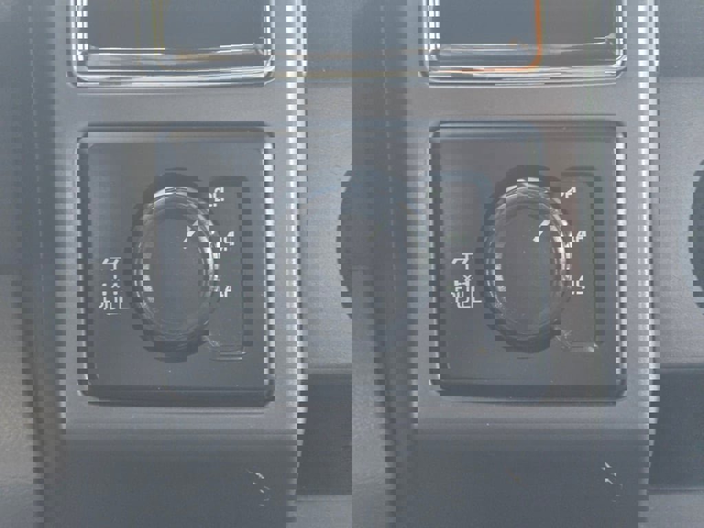 Used 2018 Ford F150 XLT w/ XTR Package image 16