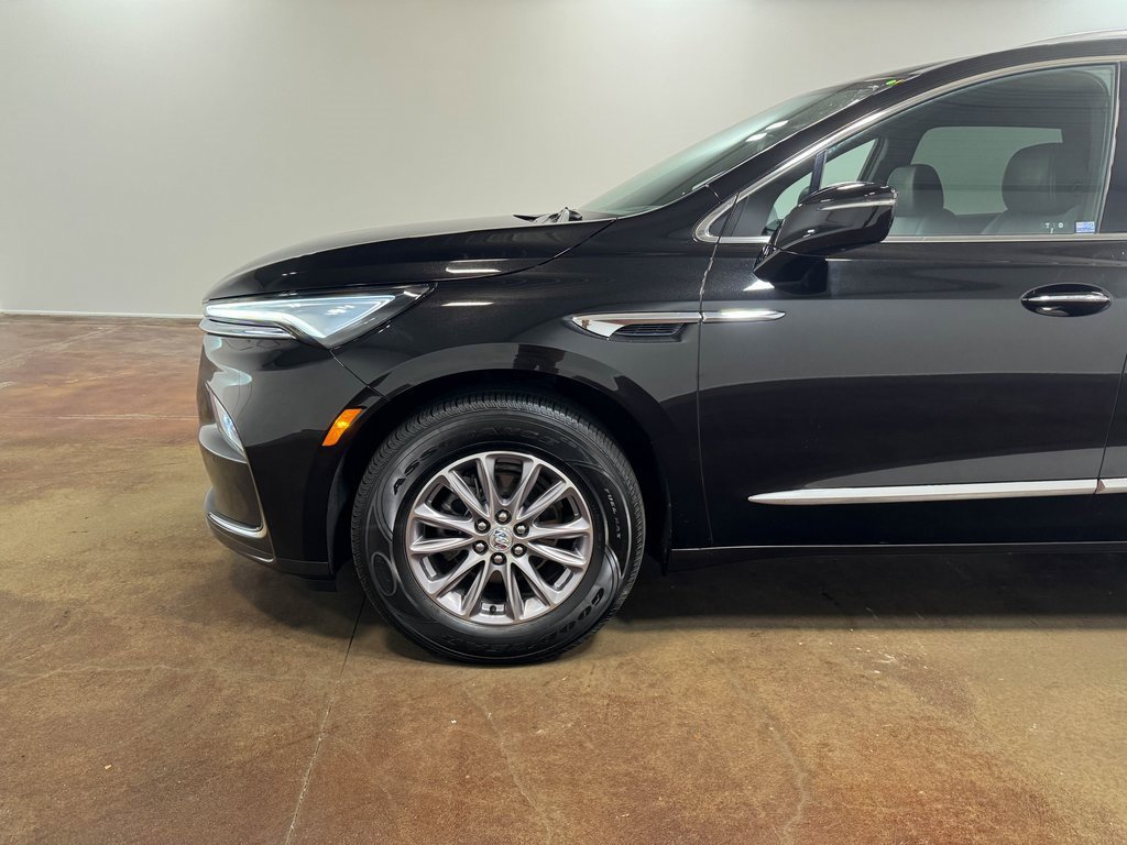 Used 2024 Buick Enclave Premium image 38