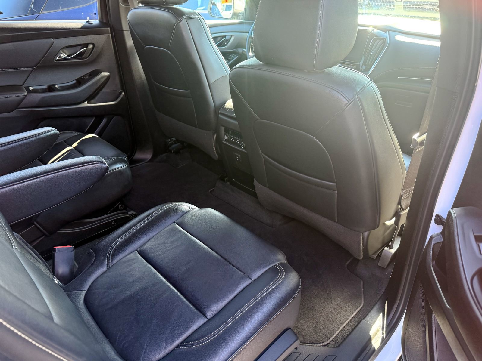 Used 2023 Chevrolet Traverse LT AWD/4WD image 7