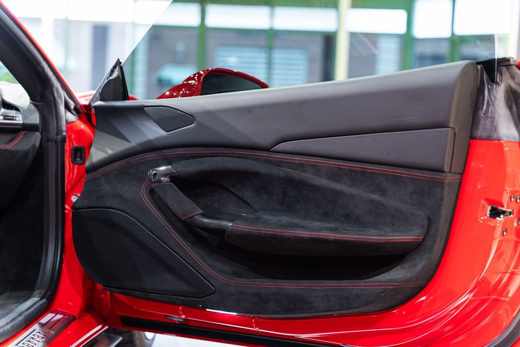 Certified 2021 Ferrari F8 Tributo RWD image 48
