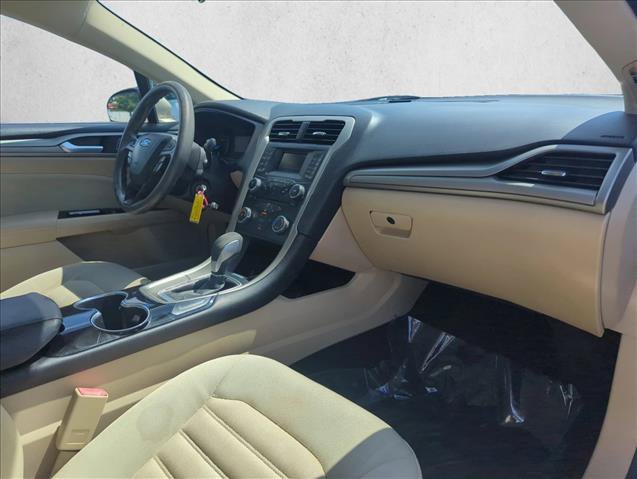 Used 2015 Ford Fusion SE FWD image 25