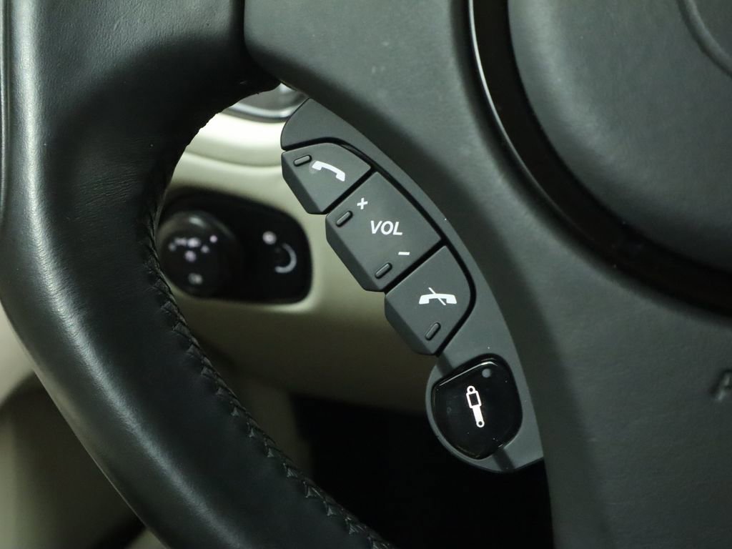 Used 2015 Aston Martin Vanquish Coupe image 11