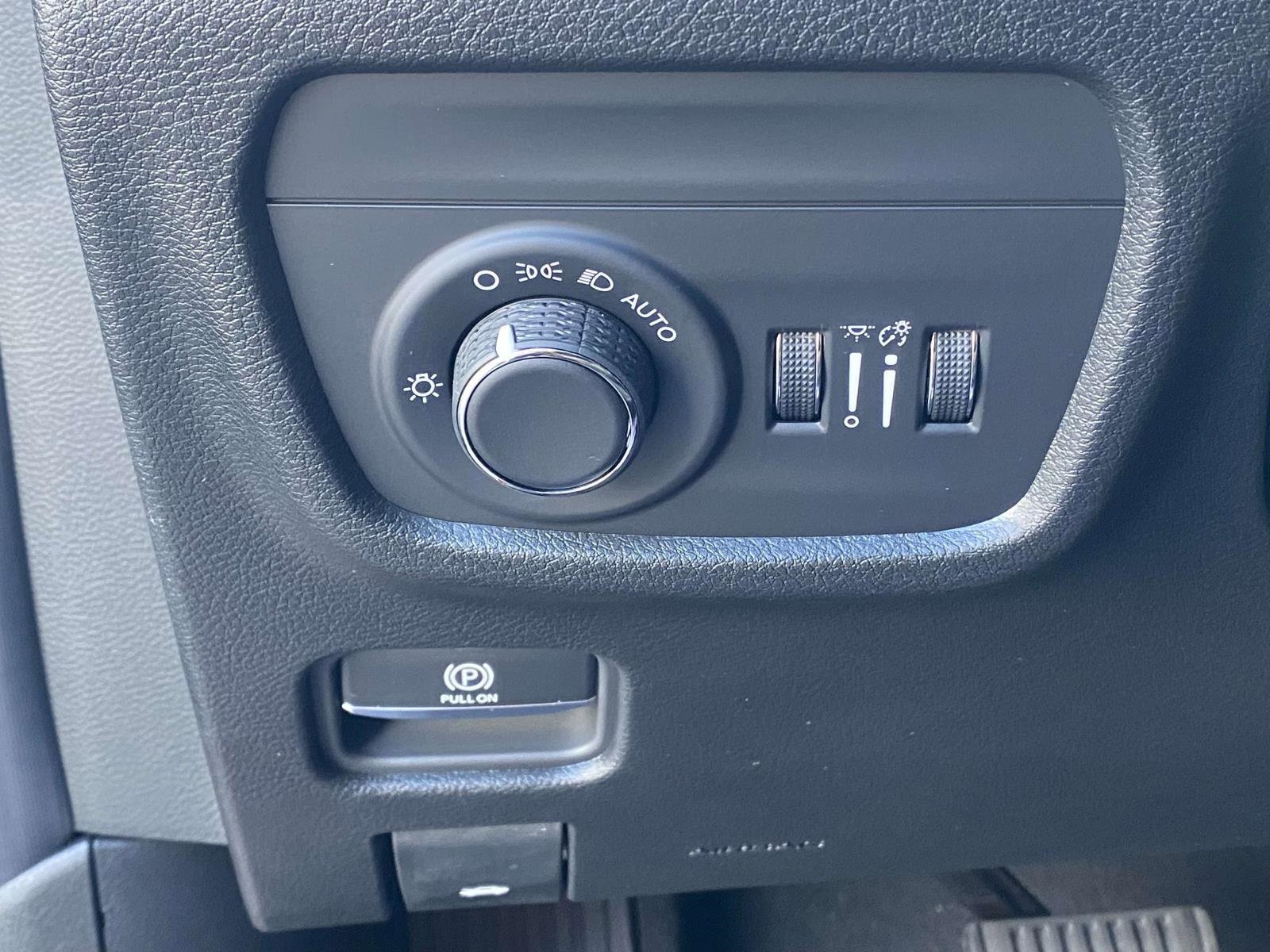 New 2025 Jeep Grand Cherokee Laredo image 19