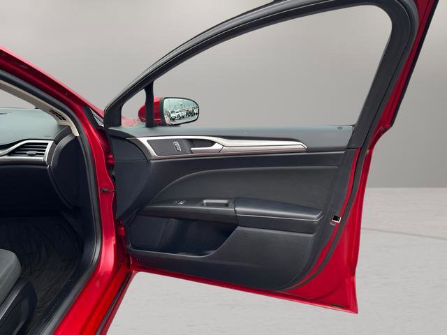 Used 2020 Ford Fusion SE image 30