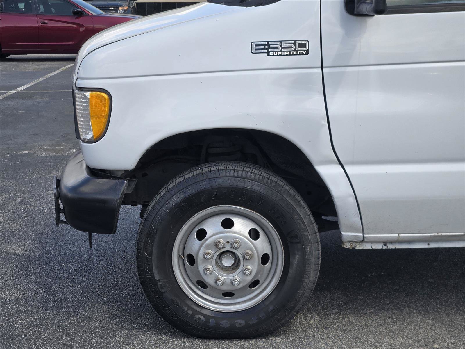 Used 2003 Ford E-350 and Econoline 350 Super Duty RWD image 9