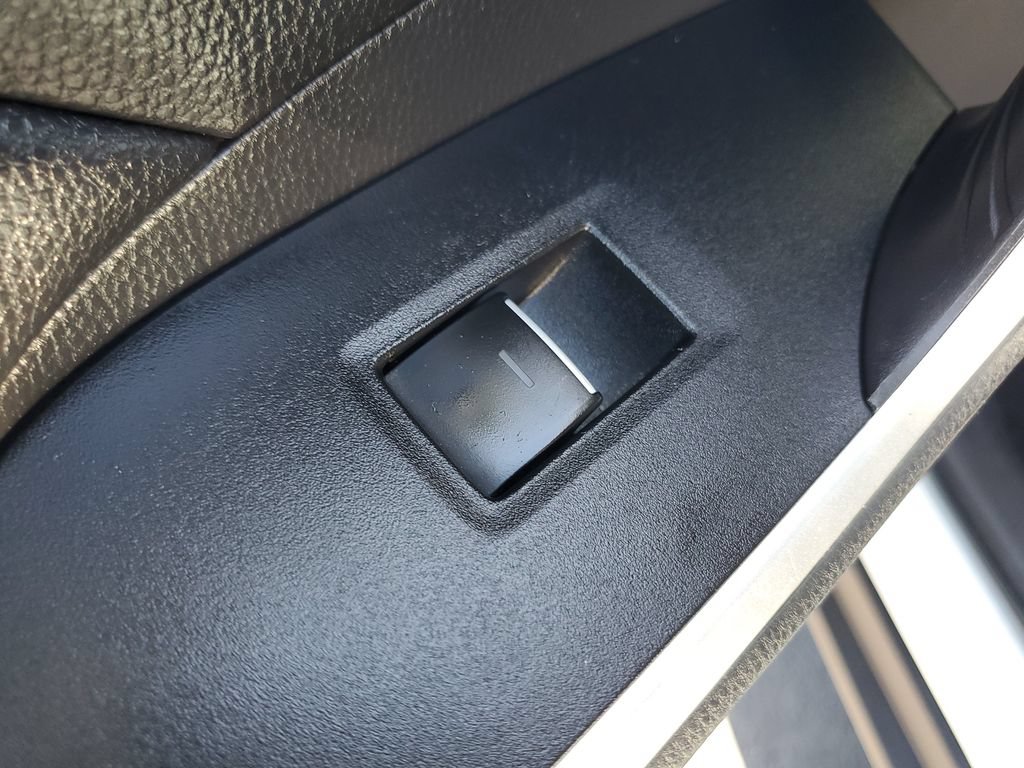 Used 2023 Toyota RAV4 XLE AWD/4WD image 19