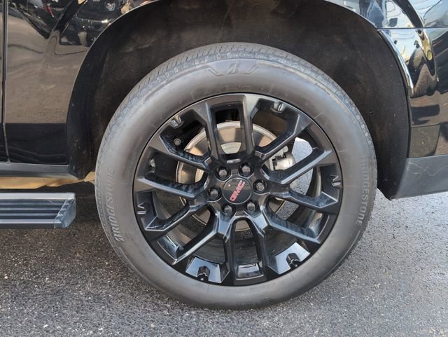 Used 2023 GMC Yukon XL Denali w/ Denali Reserve Package image 25