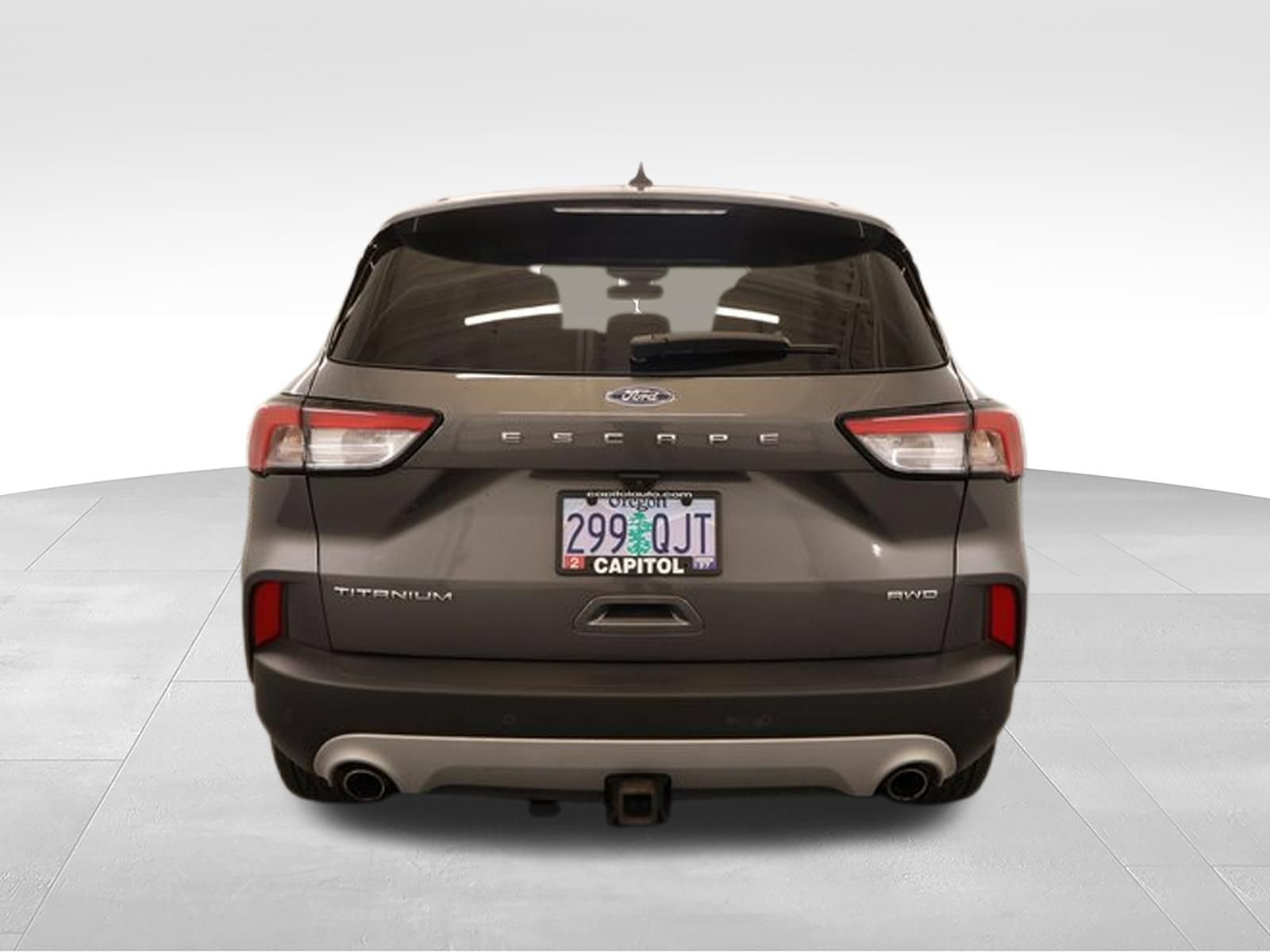 Used 2022 Ford Escape Titanium w/ Class II Trailer Tow Package AWD/4WD image 3