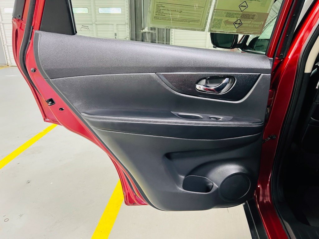 Used 2015 Nissan Rogue SL FWD image 24