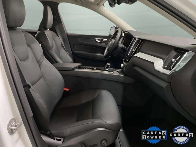 Used 2025 Volvo XC60 B5 Plus image 24