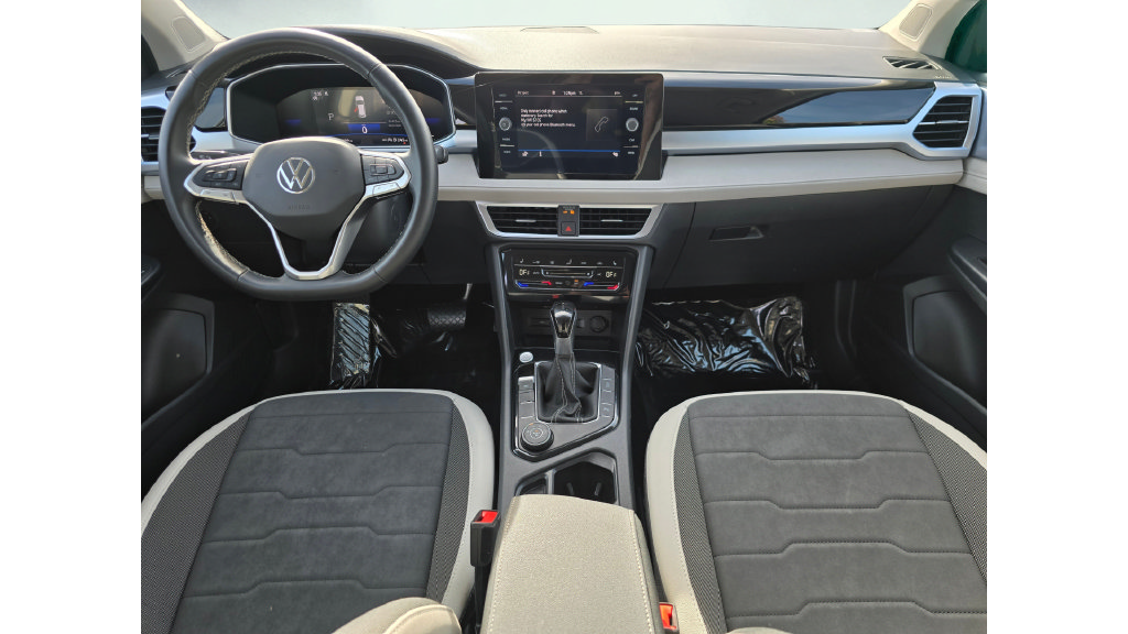 Used 2025 Volkswagen Taos SE AWD/4WD image 18