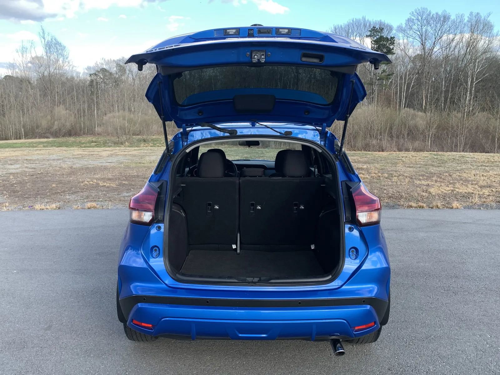 Used 2021 Nissan Kicks SR w/ Exterior Package FWD image 9
