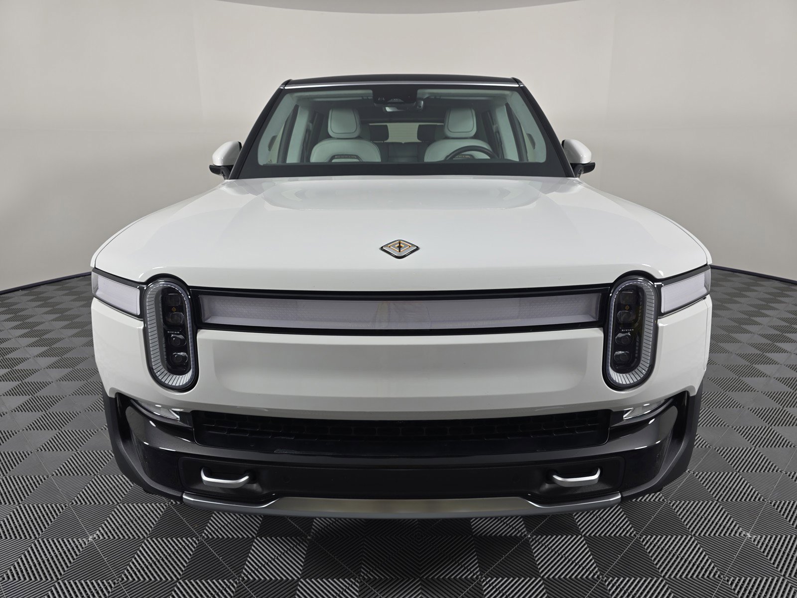 Used 2023 Rivian R1S Adventure image 8