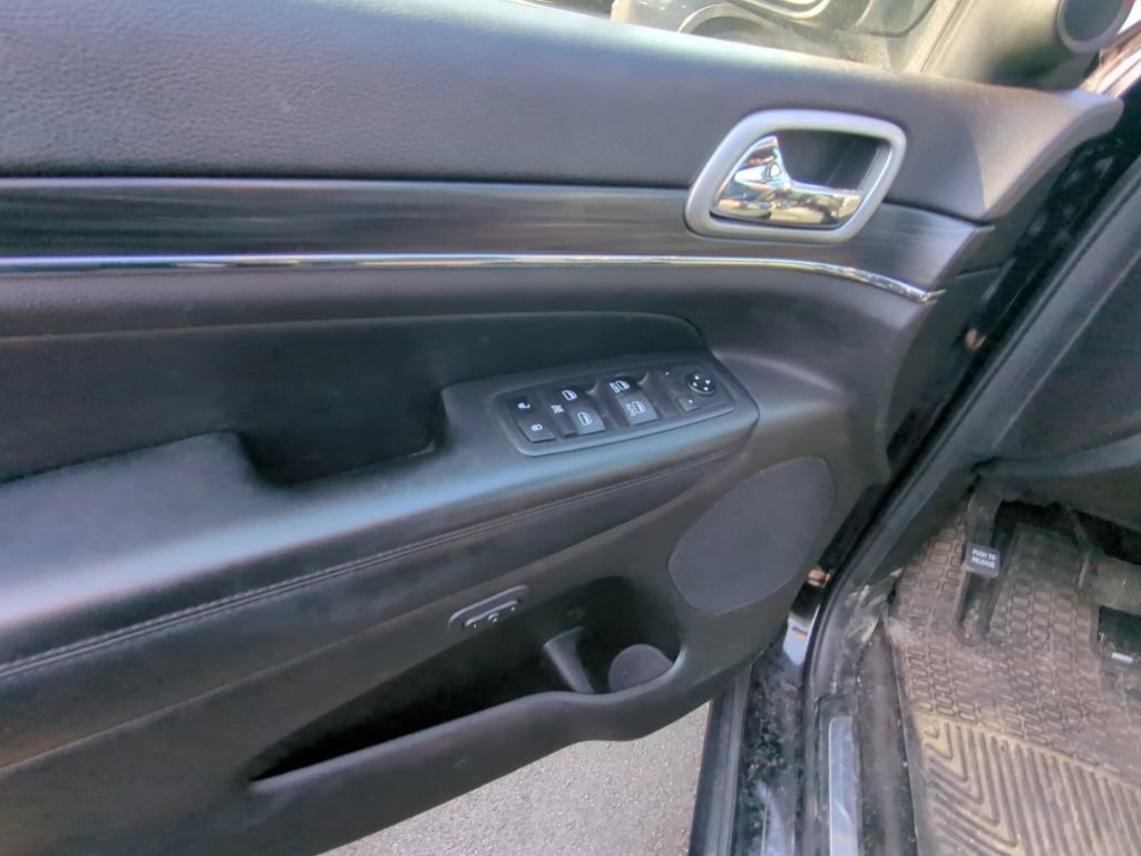Used 2019 Jeep Grand Cherokee Limited w/ Luxury Group II AWD/4WD image 9