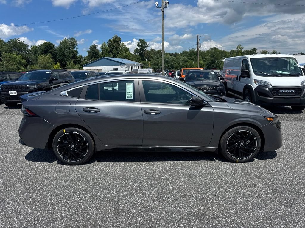 New 2026 Nissan Sentra SR w/ SR Premium Package FWD image 4