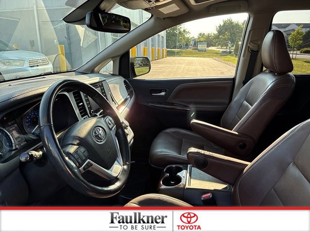 Certified 2018 Toyota Sienna Limited Premium AWD/4WD image 30