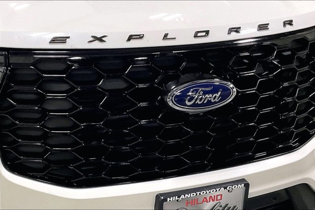 Used 2025 Ford Explorer ST-Line AWD/4WD image 31