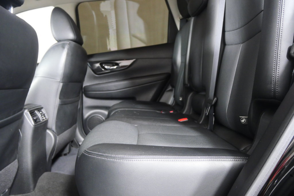 Used 2017 Nissan Rogue SL FWD image 13