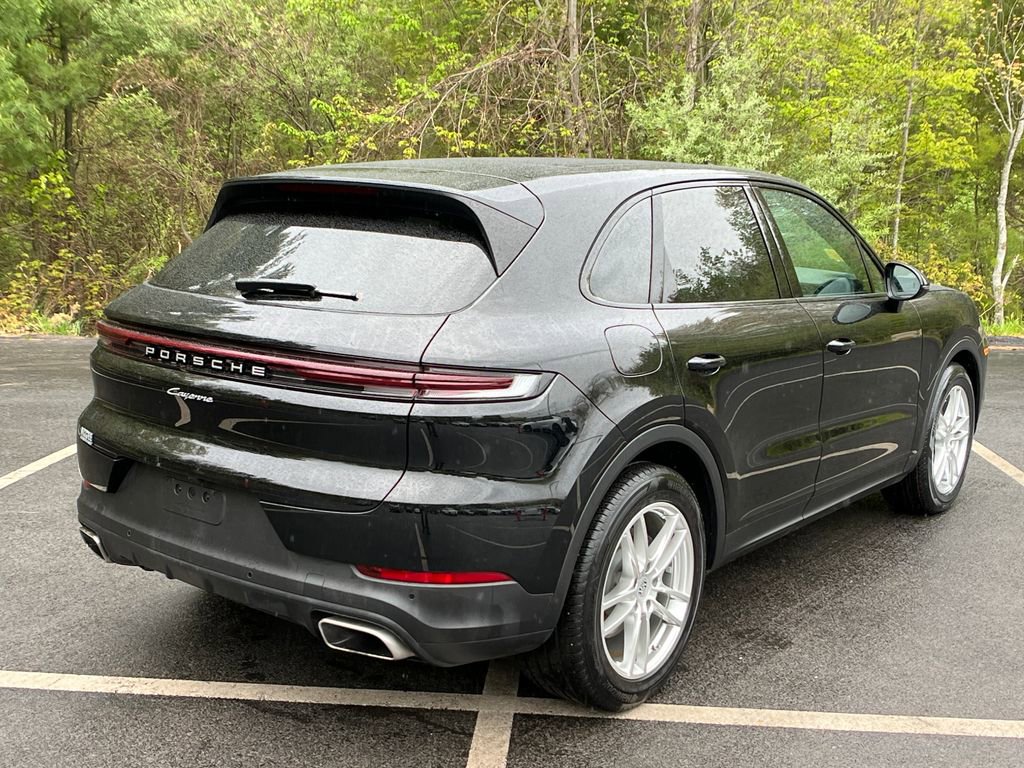 Used 2024 Porsche Cayenne AWD/4WD image 5