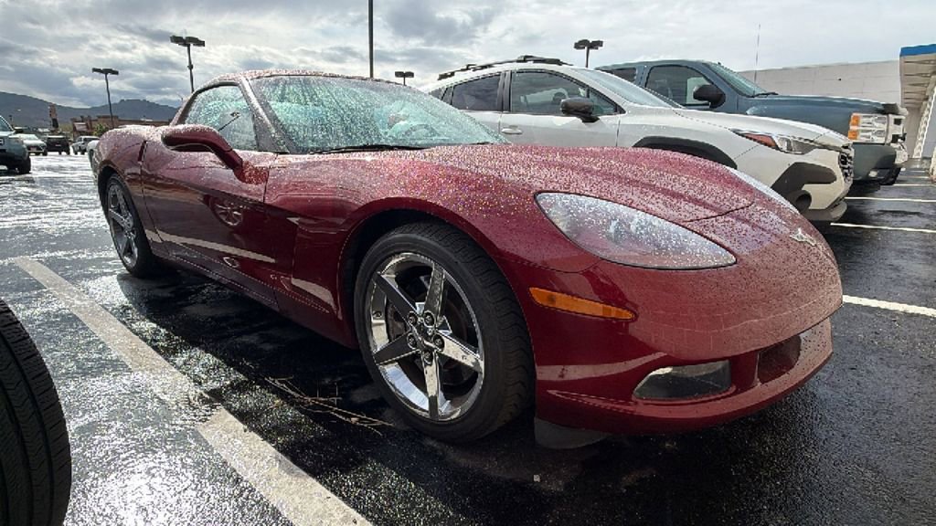 Used 2007 Chevrolet Corvette Coupe w/ Preferred Equipment Group RWD image 1