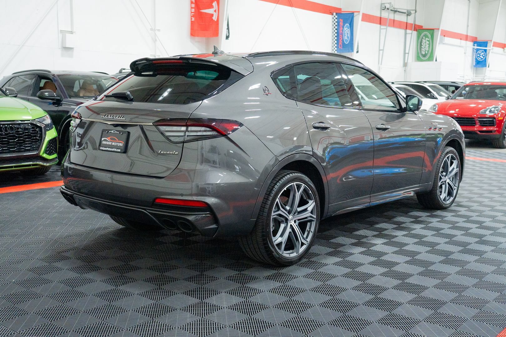 Used 2021 Maserati Levante Trofeo AWD/4WD image 8