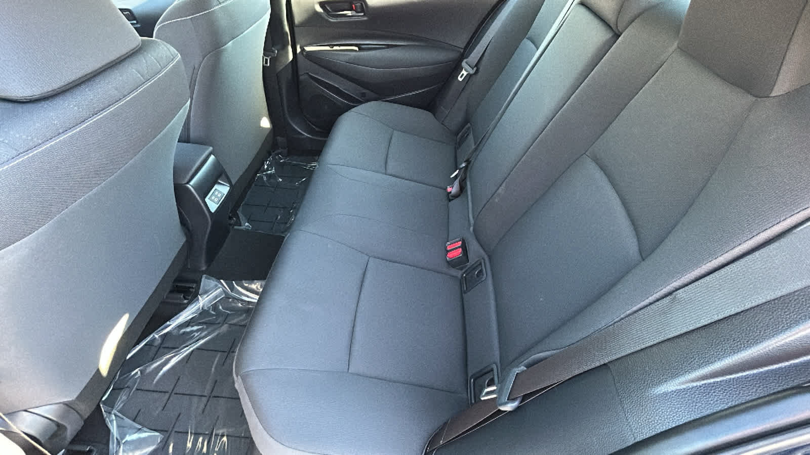 Used 2025 Toyota Corolla LE FWD image 24