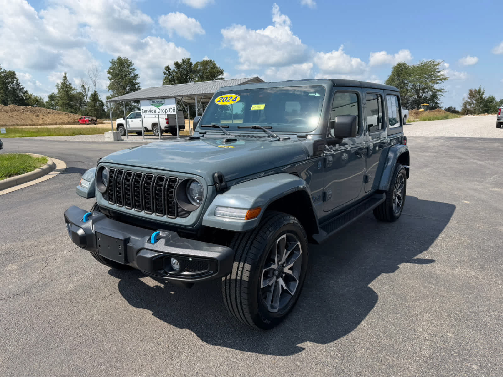 Used 2024 Jeep Wrangler Unlimited w/ Convenience Group AWD/4WD image 3