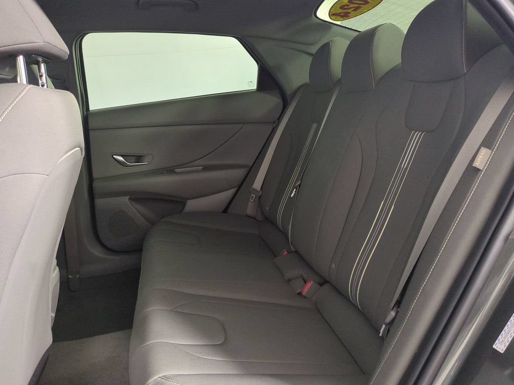 Used 2024 Hyundai Elantra SEL FWD image 14