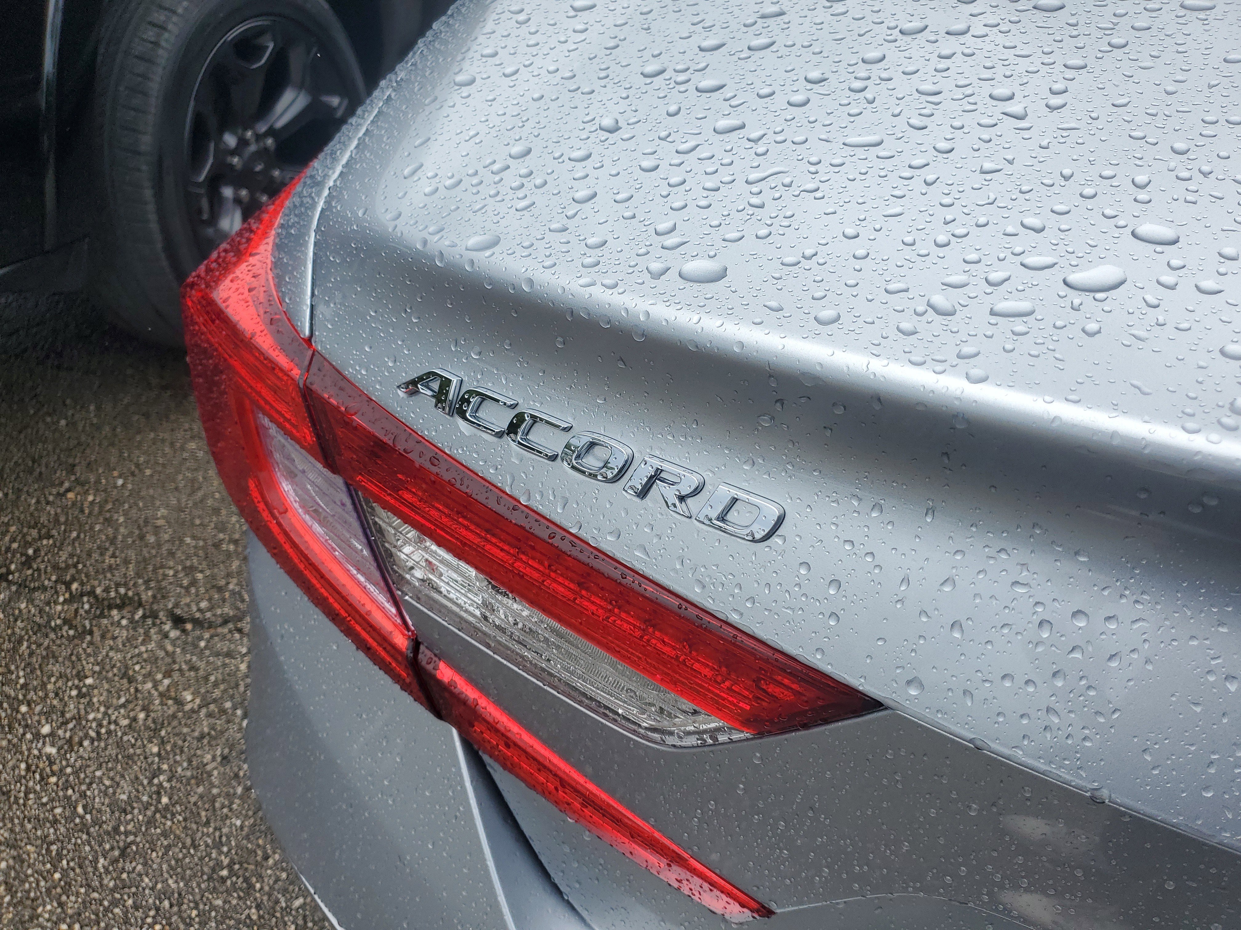 Used 2018 Honda Accord EX image 7