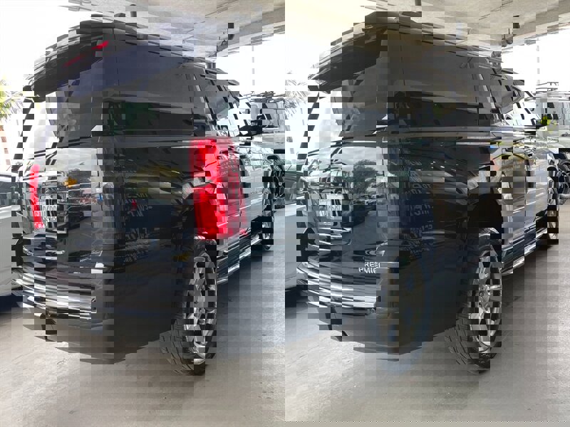 Used 2020 Chevrolet Suburban Premier image 10