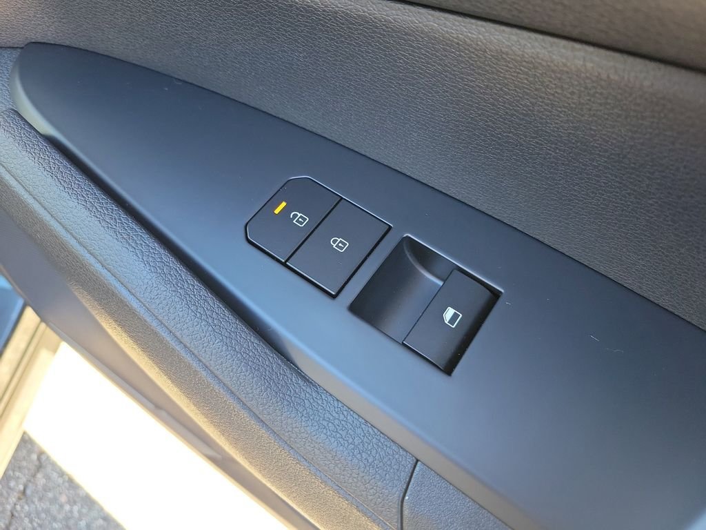 New 2026 Kia Sportage LX FWD image 11