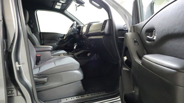 Used 2023 Nissan Frontier SV w/ Midnight Edition Package image 10