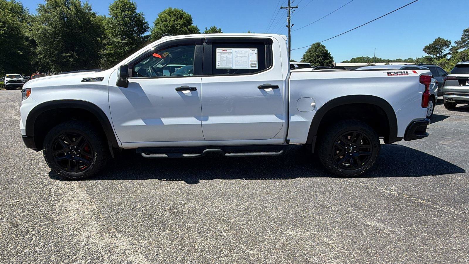 Used 2024 Chevrolet Silverado 1500 LT Trail Boss w/ LT Trail Boss Premium Package AWD/4WD image 8