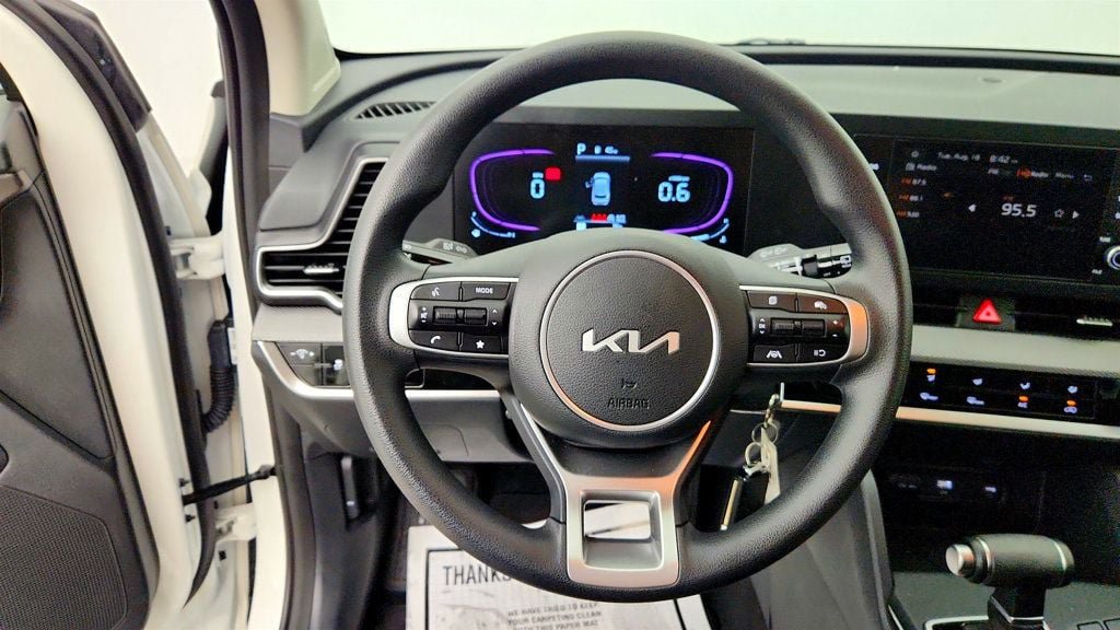 Used 2025 Kia Sportage LX FWD image 12