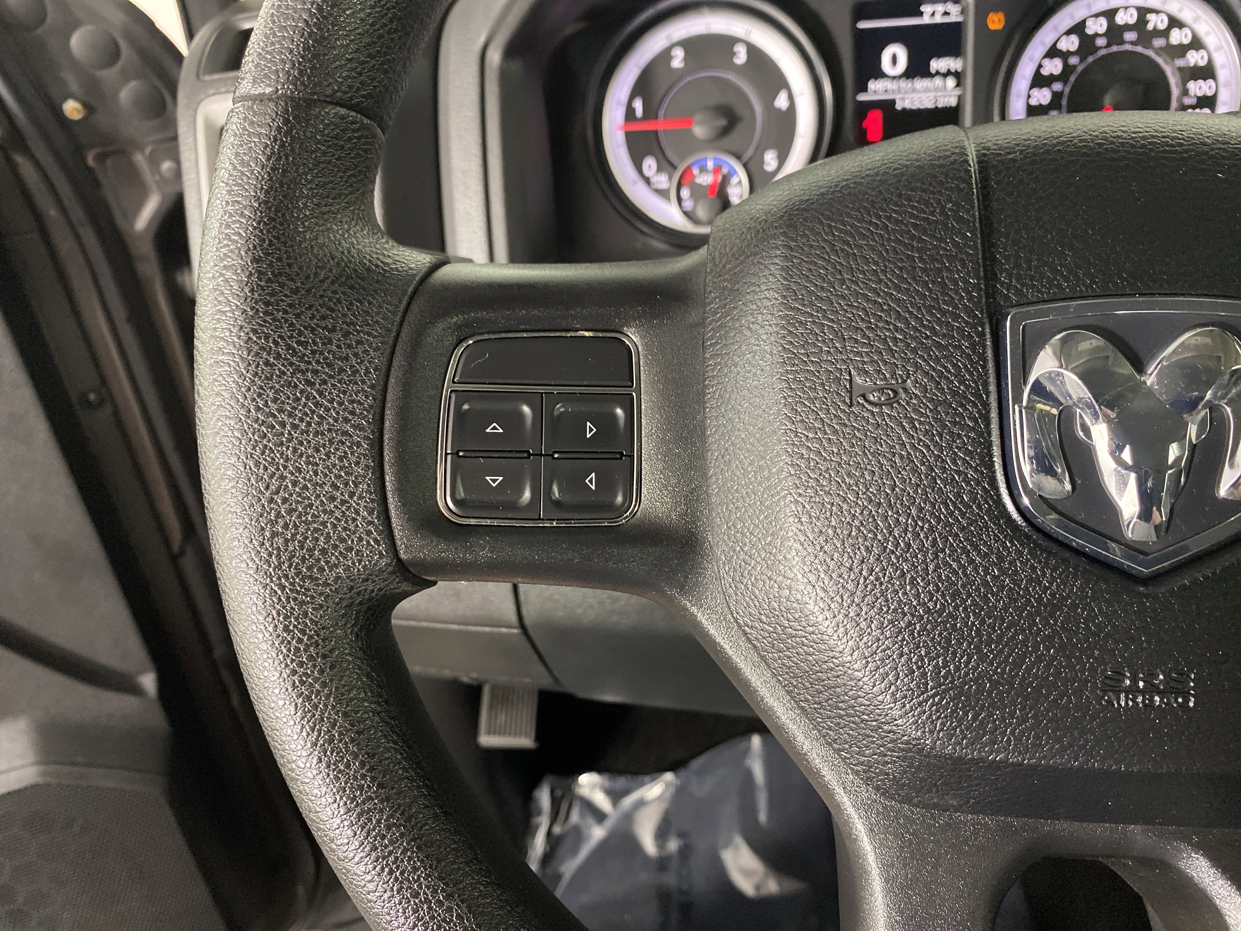 Used 2015 RAM 2500 Tradesman w/ Chrome Appearance Group AWD/4WD image 19