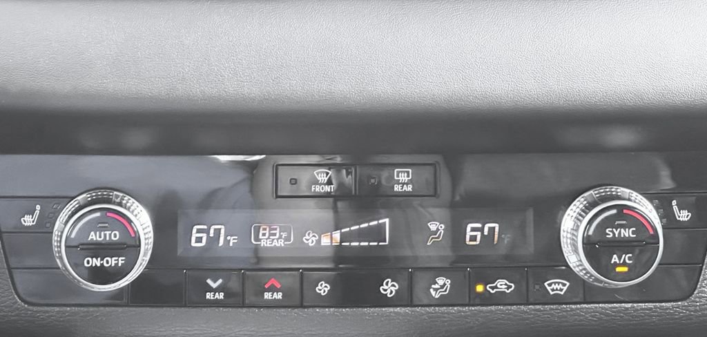 Used 2023 Mitsubishi Outlander SEL image 26